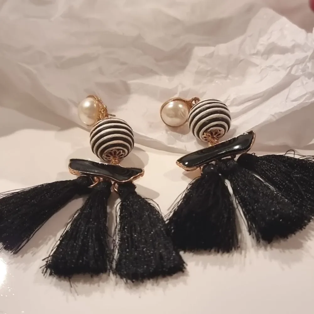 ZARA Black Fringe Earrings Mod Geo | NWOT